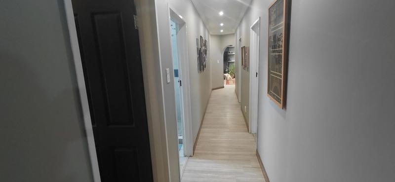 4 Bedroom Property for Sale in Pellissier Free State